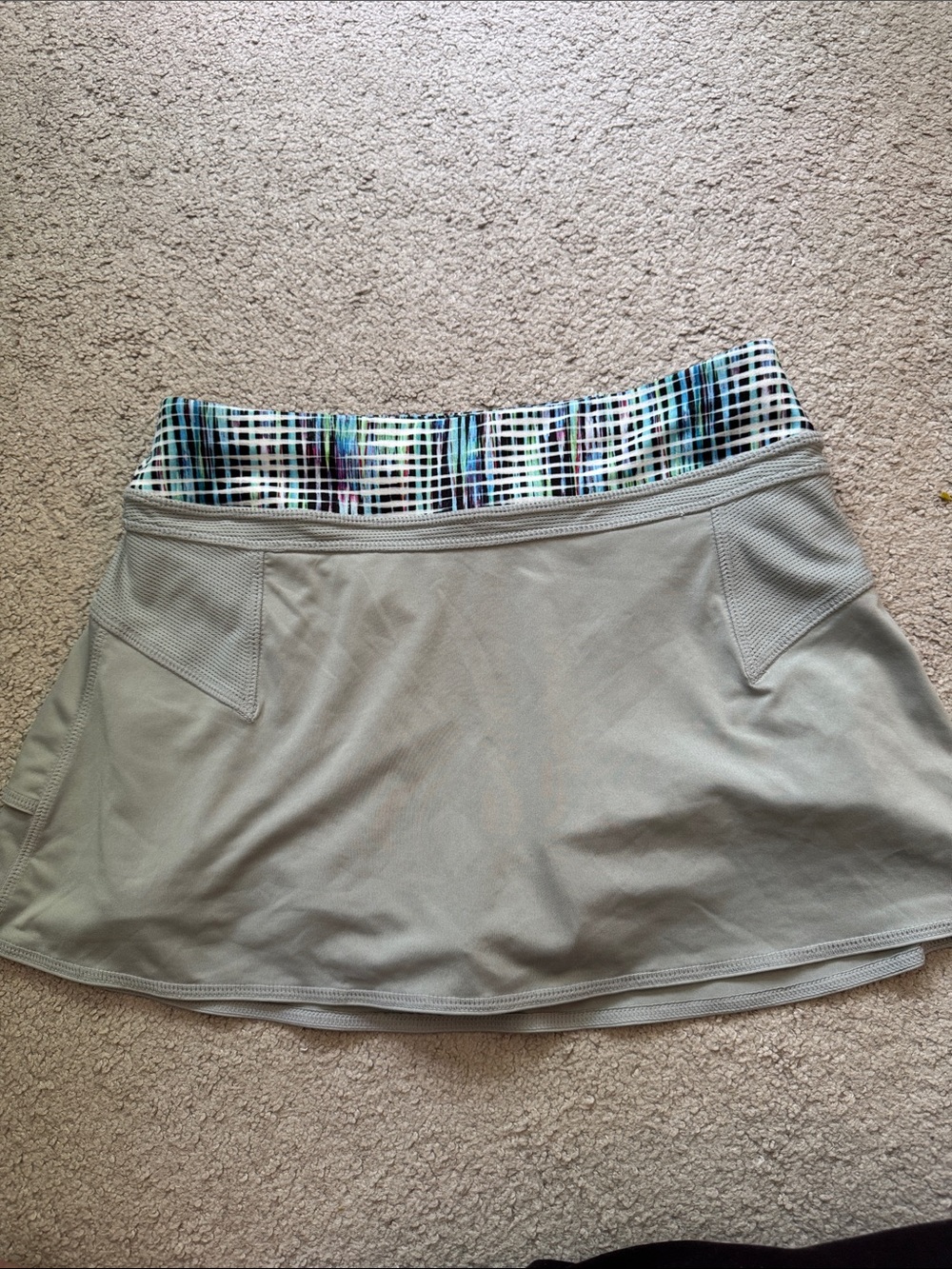 Athleta Girl light Gray Active Skirt with Multicolor Waistband, mini pocket, 12